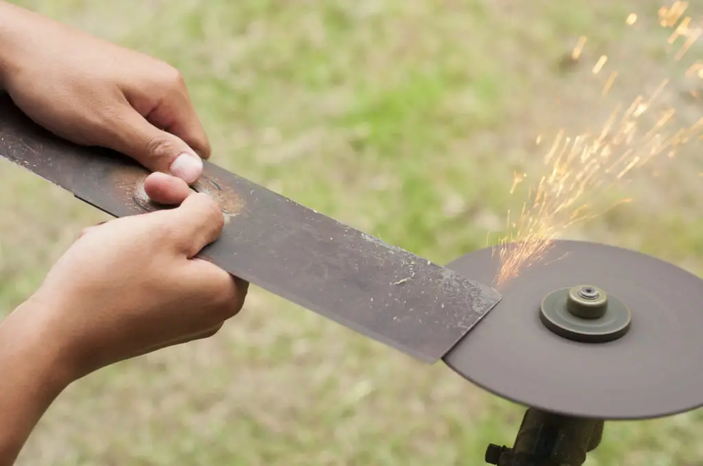 Best File To Sharpen Mower Blade And How To Sharpen Your Lawnmower